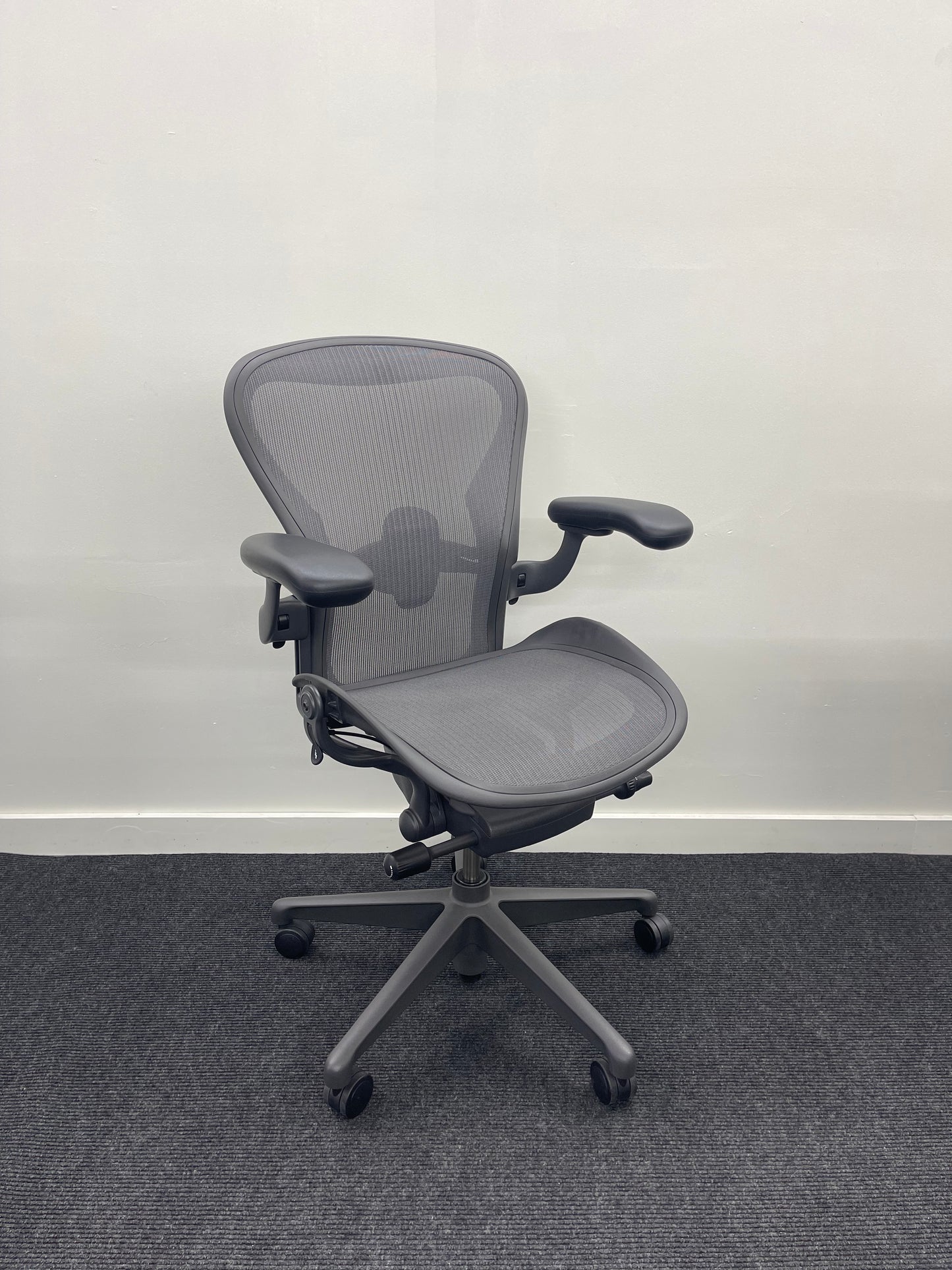 Like New Herman Miller Remastered Aeron Chair Size B With Lumbar Support