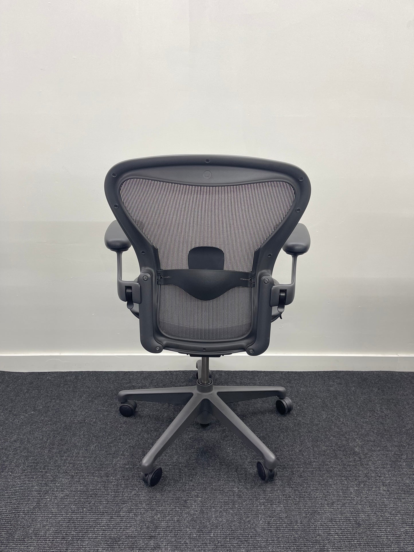 Like New Herman Miller Remastered Aeron Chair Size B With Lumbar Support