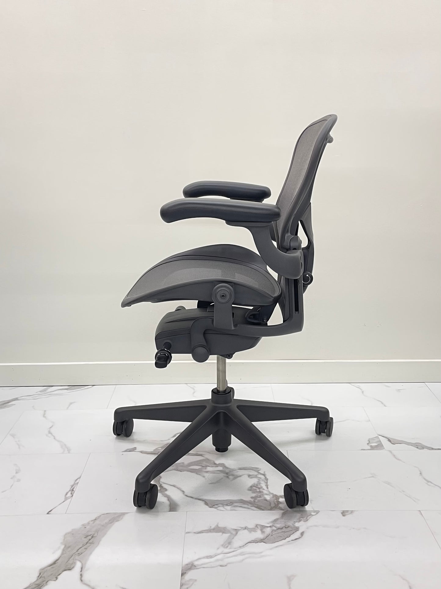 Aeron Herman Miller Office Chair Size B Fully with Posture Fit