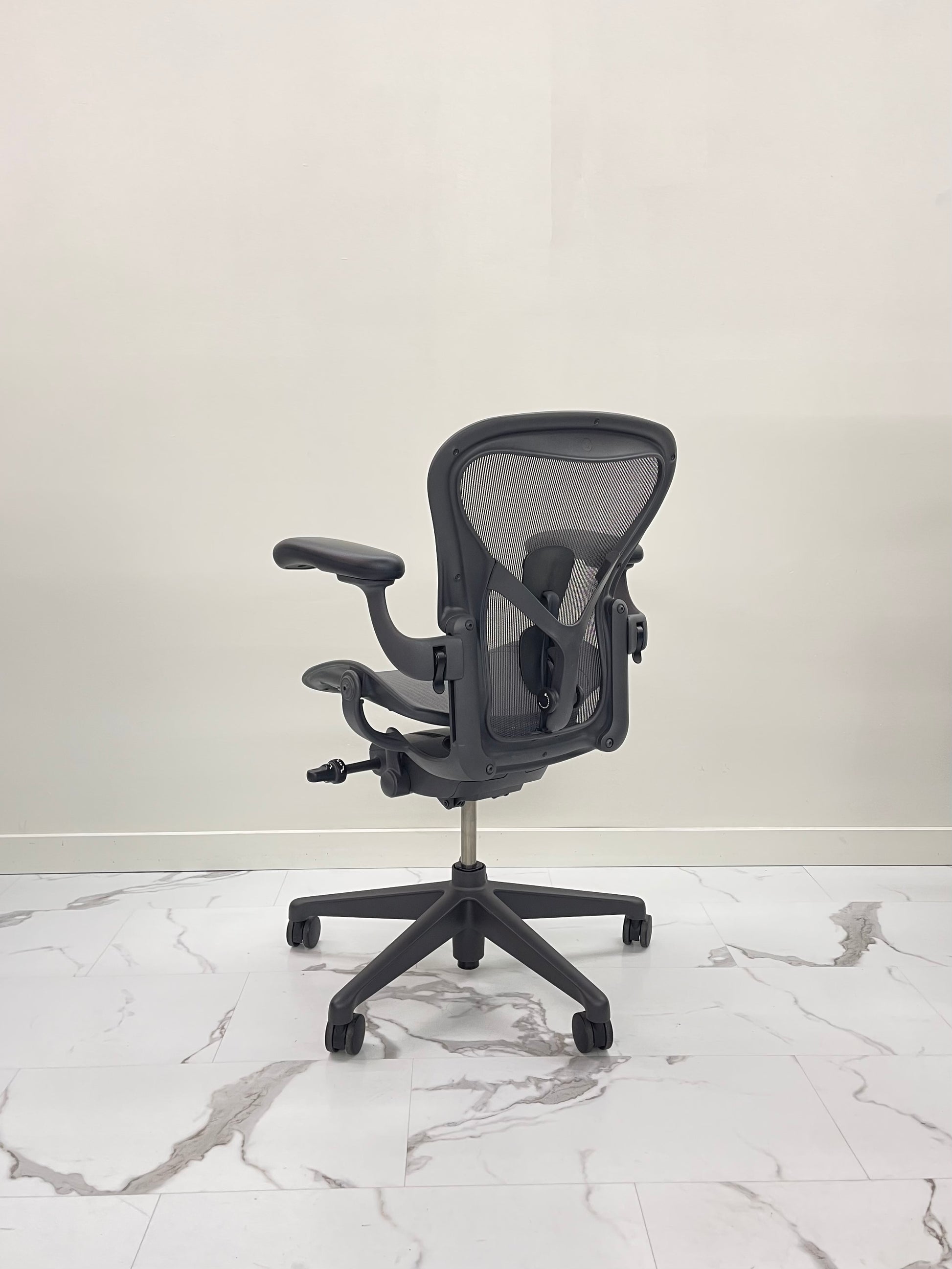 Like New Herman Miller Remastered Aeron Chair Size B Fully Loaded