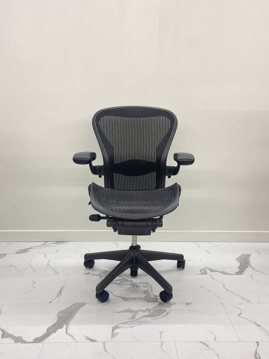 Like New Herman Miller Classic Aeron Chair Size B Fully Loaded