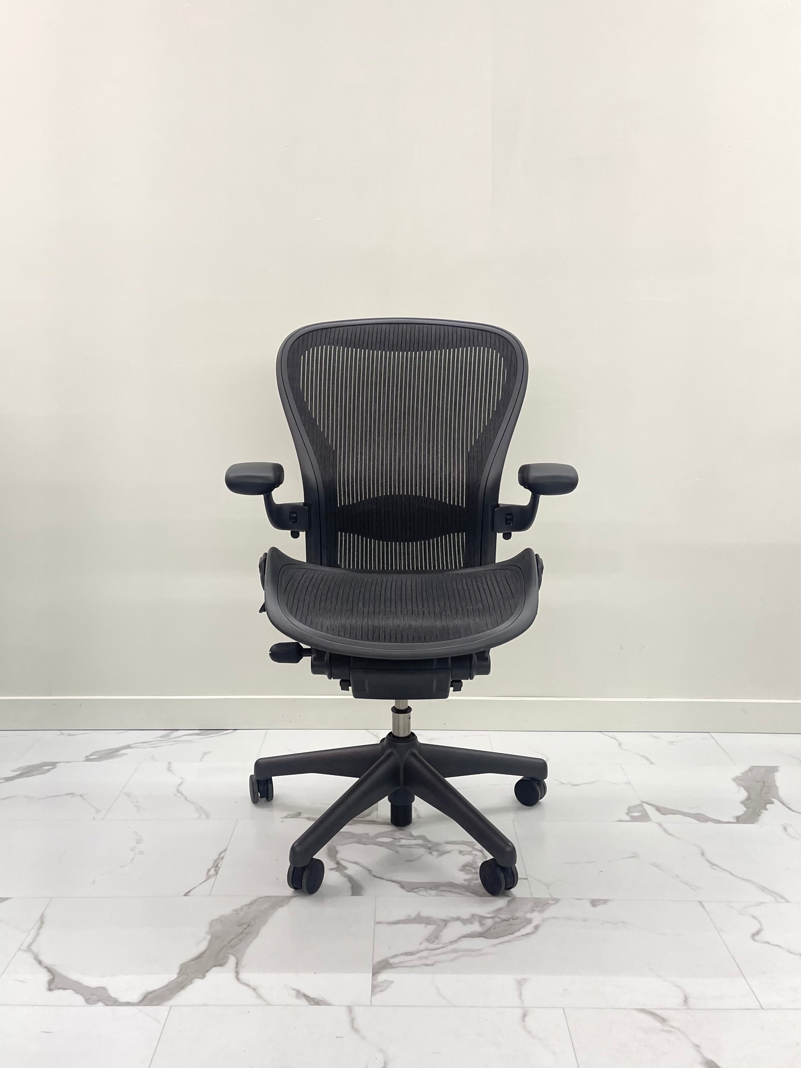 Herman miller aeron chair size best sale c fully featured in black