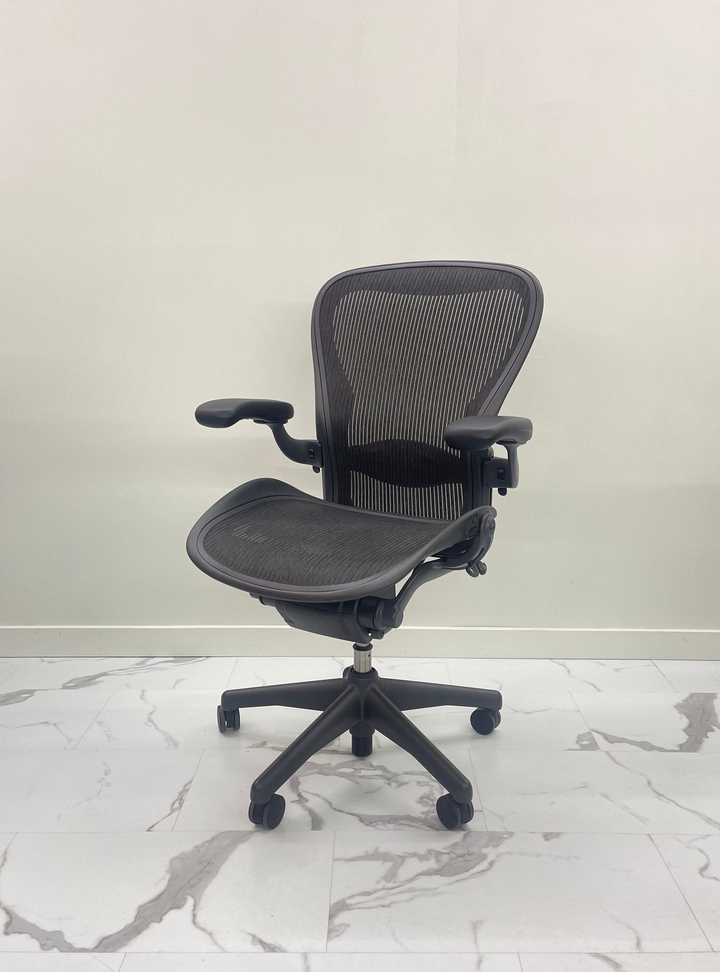 Like New Herman Miller Classic Aeron Chair Size C Fully Loaded