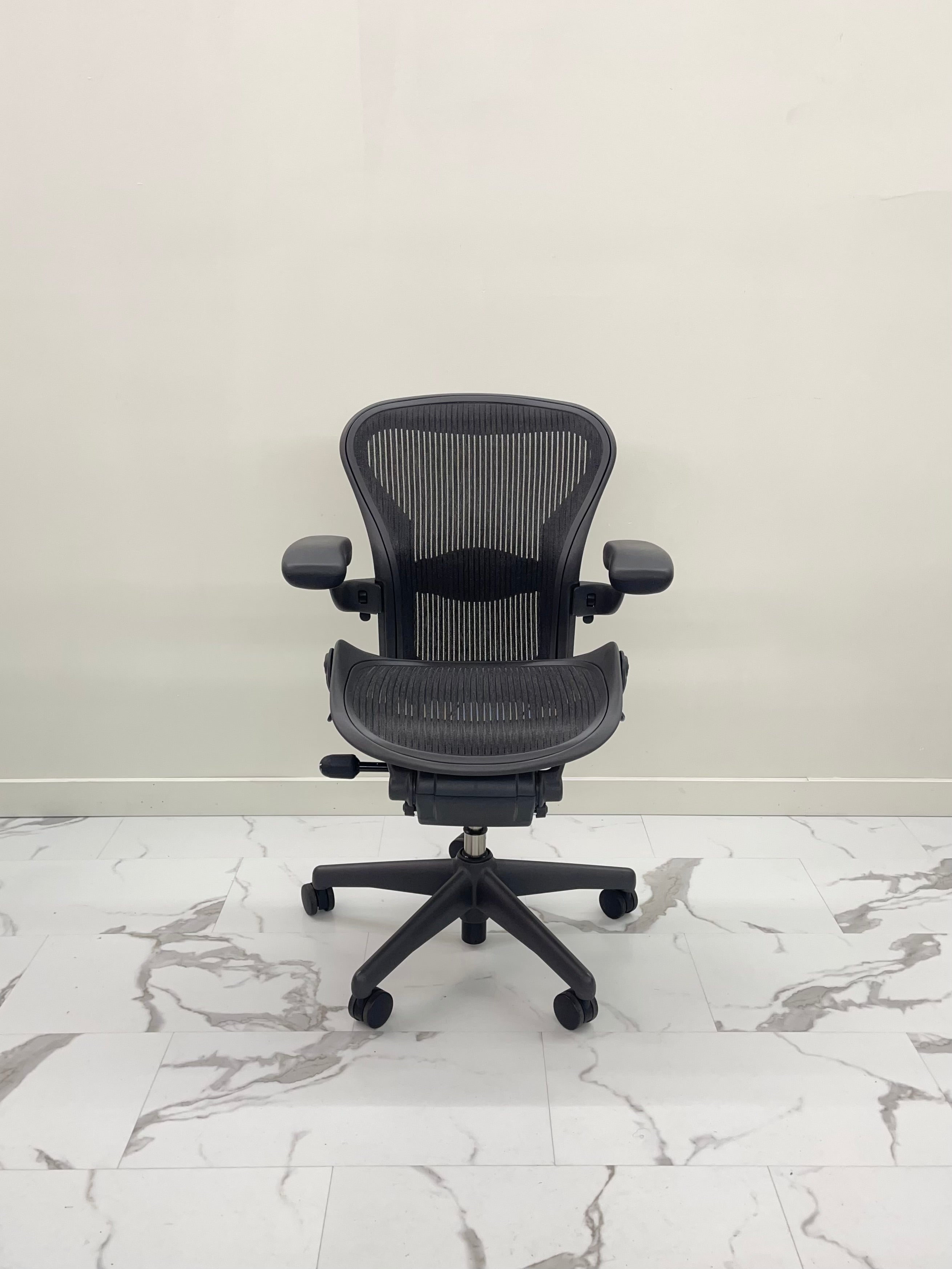 Herman miller aeron online chair dimensions